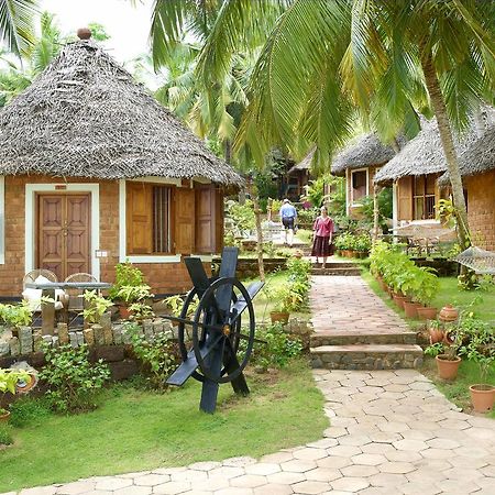 Soma Manaltheeram Ayurveda Beachvillage Kovalam Exterior foto