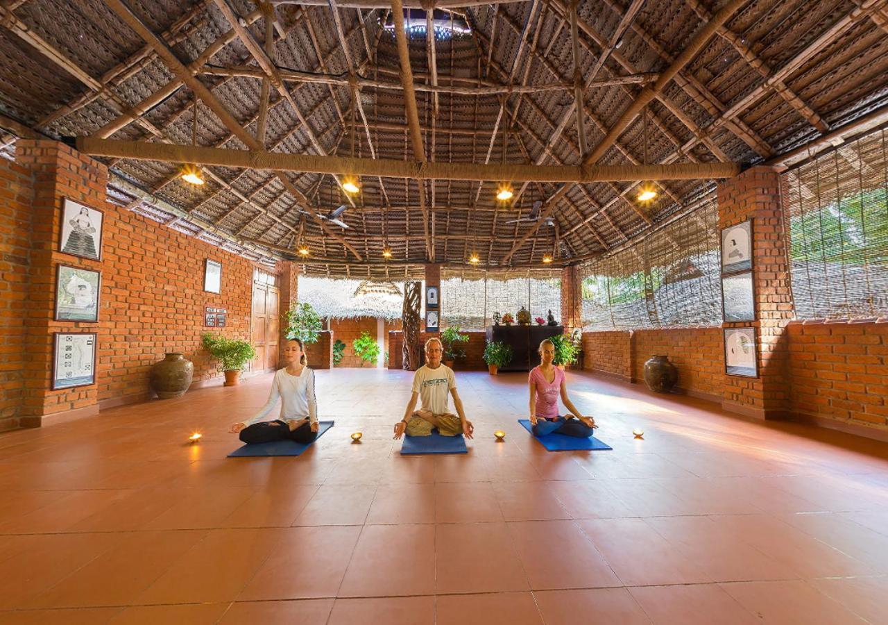 Soma Manaltheeram Ayurveda Beachvillage Kovalam Exterior foto