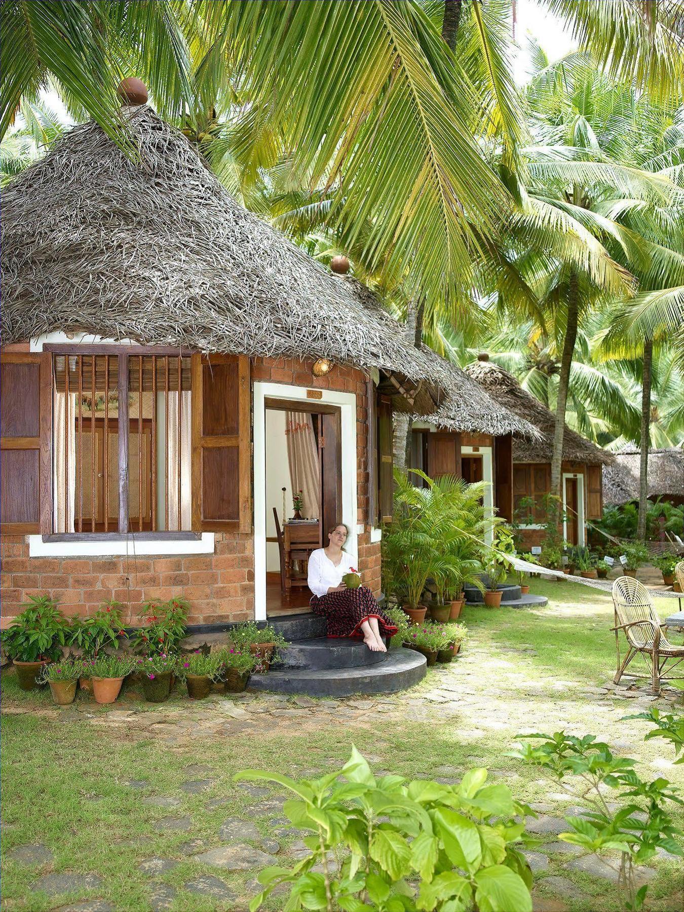 Soma Manaltheeram Ayurveda Beachvillage Kovalam Exterior foto