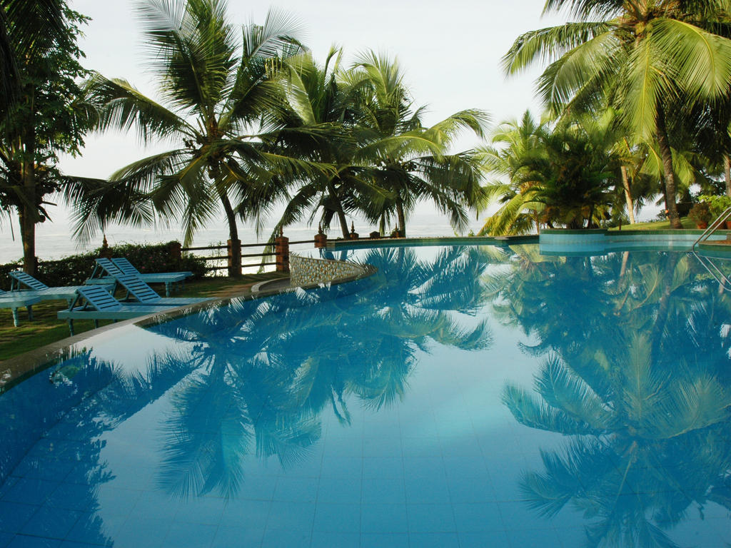 Soma Manaltheeram Ayurveda Beachvillage Kovalam Exterior foto